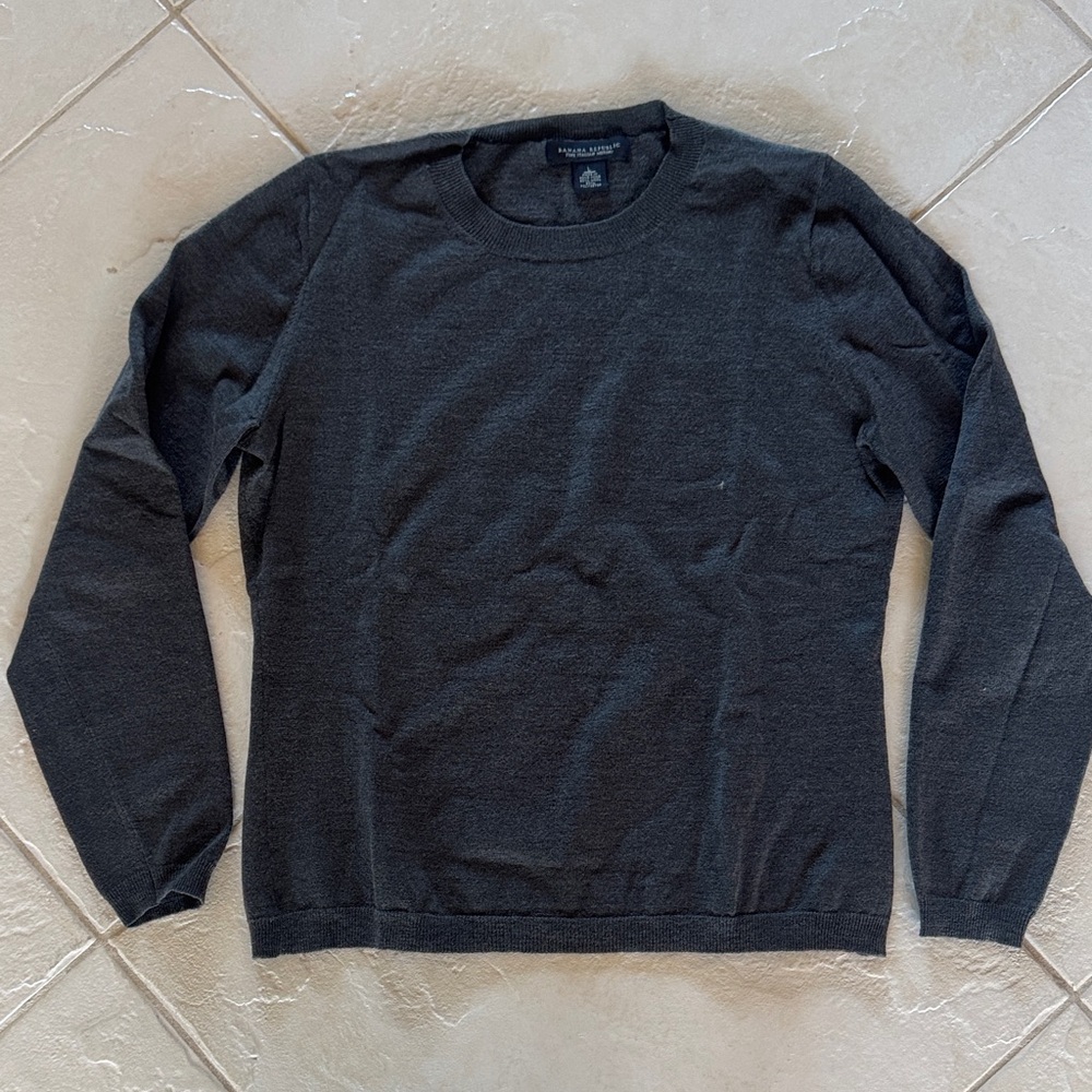 Banana Republic Women's Dark Gray Crew Neck Sweater